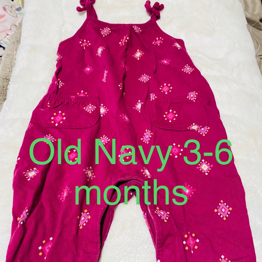 🍟 OLD NAVY Onesie 3-6 Months 🍟